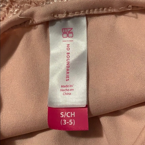 Lace Dress 👗 Peach/ Cream color LIKE NEW!! - Picture 8 of 8